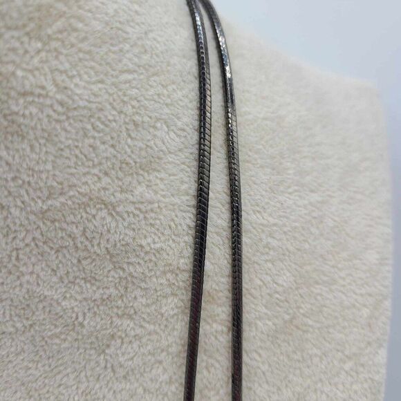 J Crew Gunmetal Snake Chain Long Bow Double Strand Necklace  NWOT! - Picture 6 of 9
